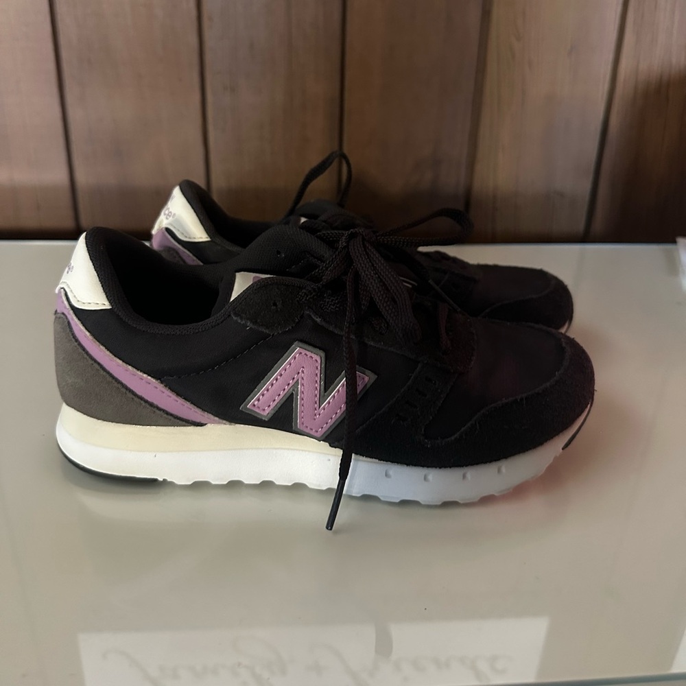 NEW BALANCE women’s running sneakers